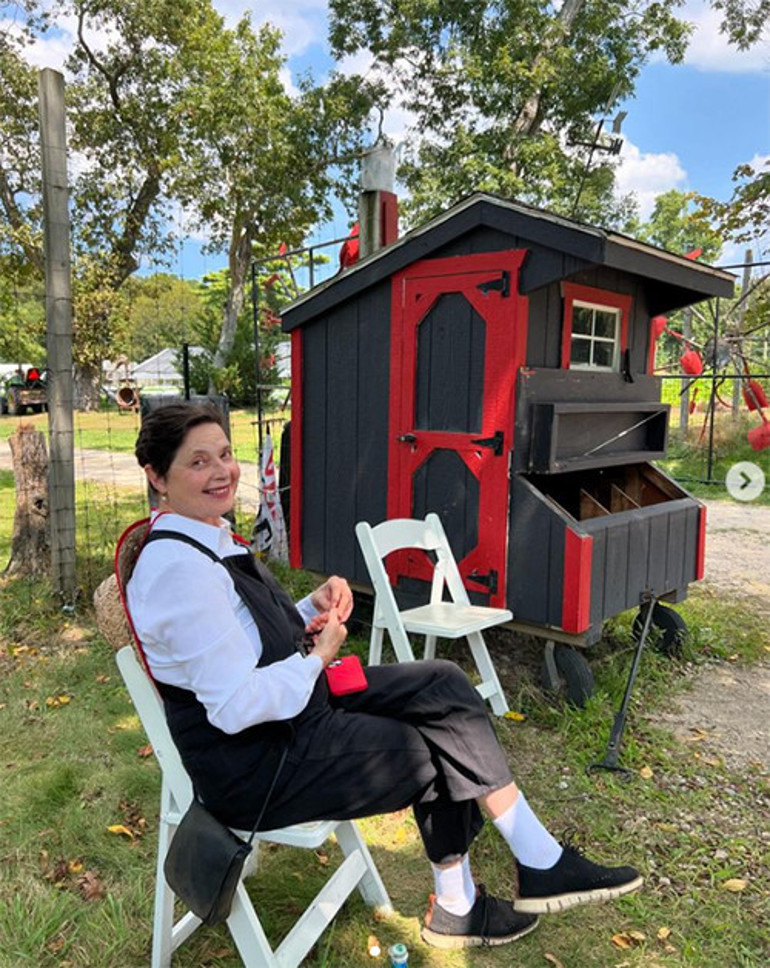 Bir dönemin en güzel yıldızıydı... Yaşlanıp iş bulamayınca çiftlik hayatına sığındı... Yumurtalarımızı çaldılar