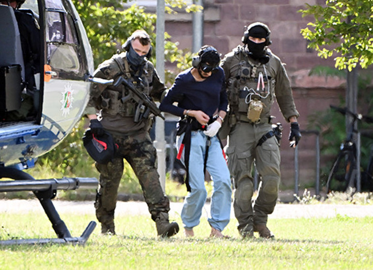 Solingen’in ardından mültecilere sert tedbirler: ‘Yardımlar kesilsin’