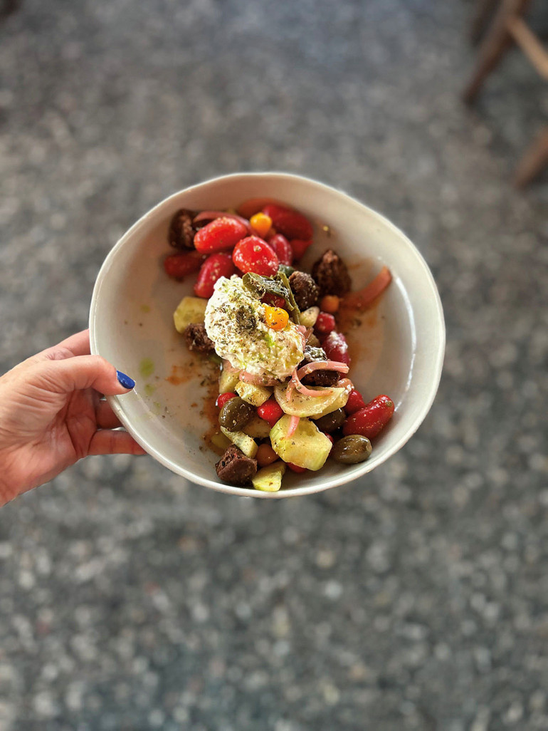 Ada yemekleri damağımızı şenlendirdi