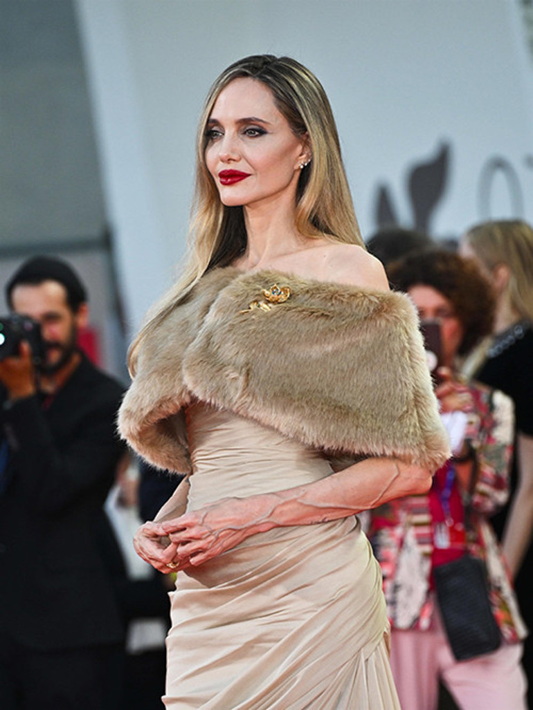 Angelina bile ağladı: Benim de söyleyemeyeceğim şeyler var