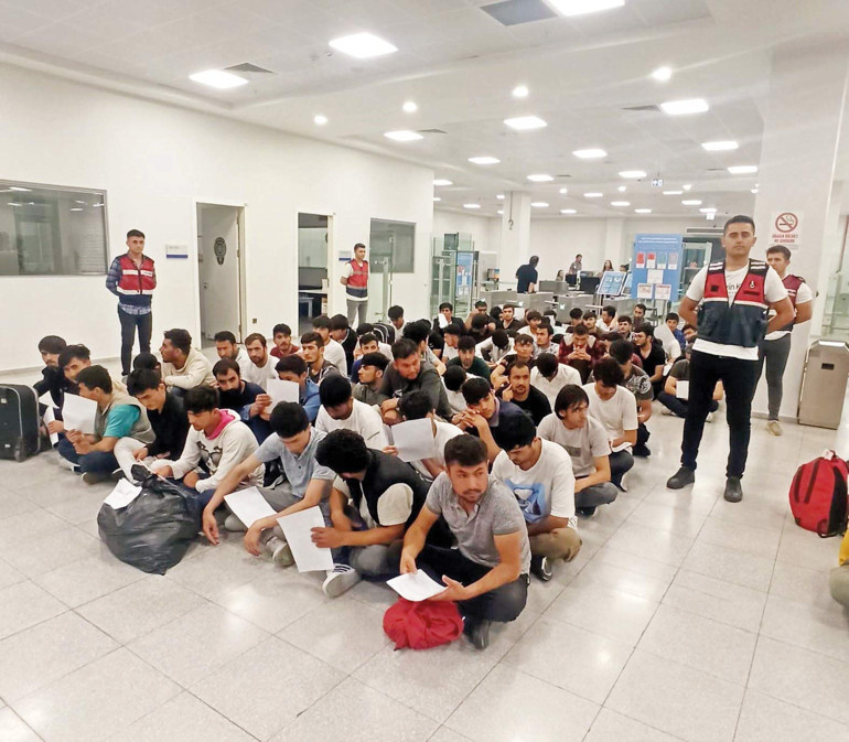 ‘Irkçılık, muhatap ne yaparsa yapsın, onu etnik kimliğine bakarak dışlamak ve aşağılamaktır’