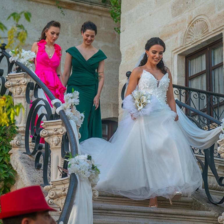 Issız Ada’dan Kapadokya’ya… Ünlü oyuncu Melis Birkan, Güzel Aşklar Diyarı’nda