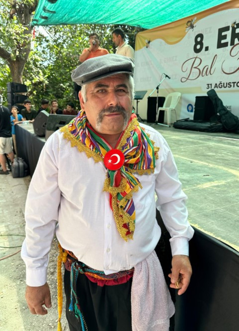 30 saniyede 1 kilo yedi, yarışmada birinci oldu