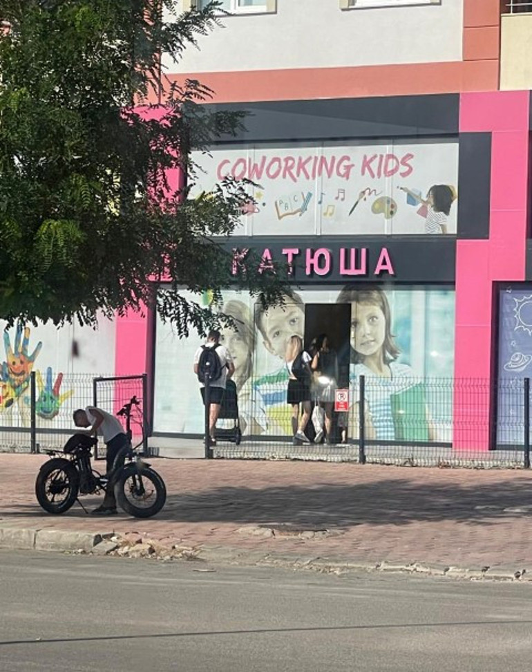 Gece partileri bile veriyorlar... Kaçak Rus okulları kaçak şekilde ders başı yaptı