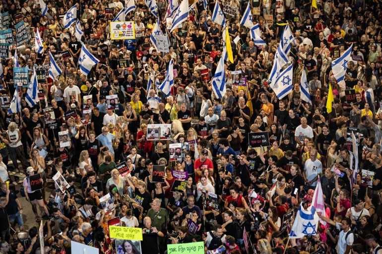 Son dakika.. Yarım milyon insan katıldı, İsrailde hayat durma noktasına geldi Katil Netanyahu sloganları