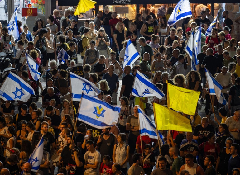 Son dakika.. Yarım milyon insan katıldı, İsrailde hayat durma noktasına geldi Katil Netanyahu sloganları