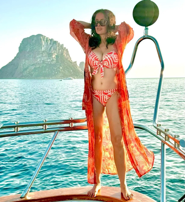 Doğum günü geleneğini bu yıl da bozmadı... Aman şaşırmayın bunların hiçbiri eski pozlar değil