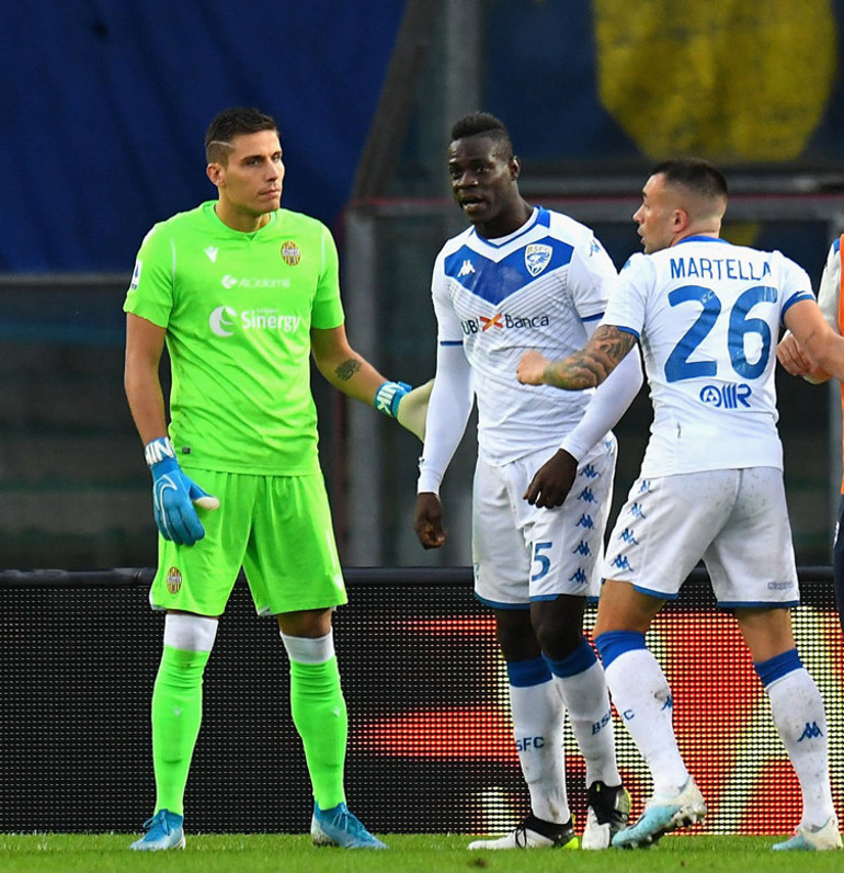 Futbolun başındaki bela Fred, Osimhen, Roberto Carlos, Balotelli ve niceleri mağdur oldu