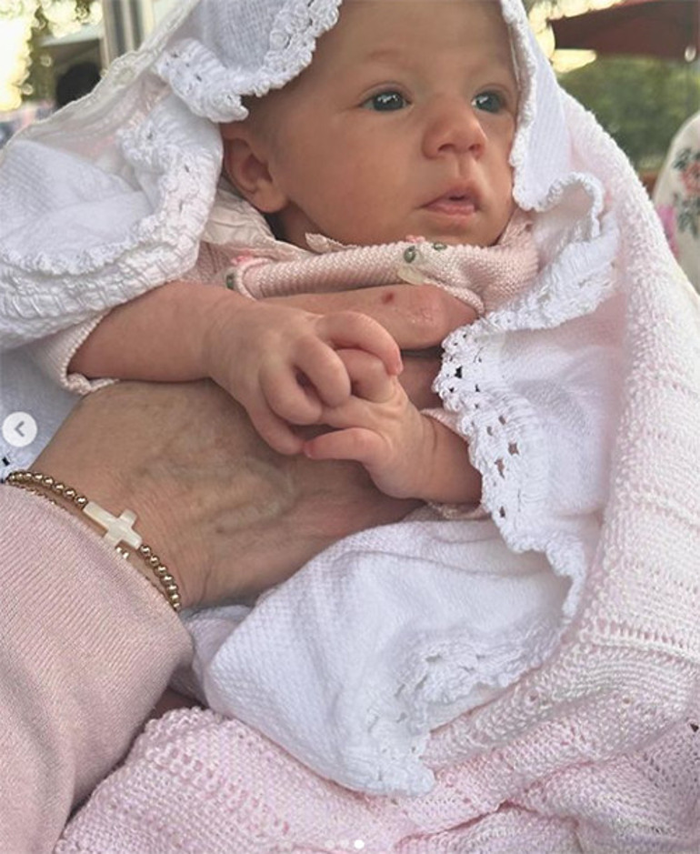 41 yıl bir yastıkta kocadılar: Yıldırım çarpmış gibi başlayan aşka yeni torun geldi