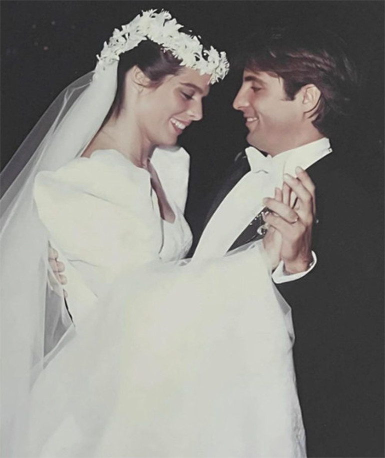 41 yıl bir yastıkta kocadılar: Yıldırım çarpmış gibi başlayan aşka yeni torun geldi