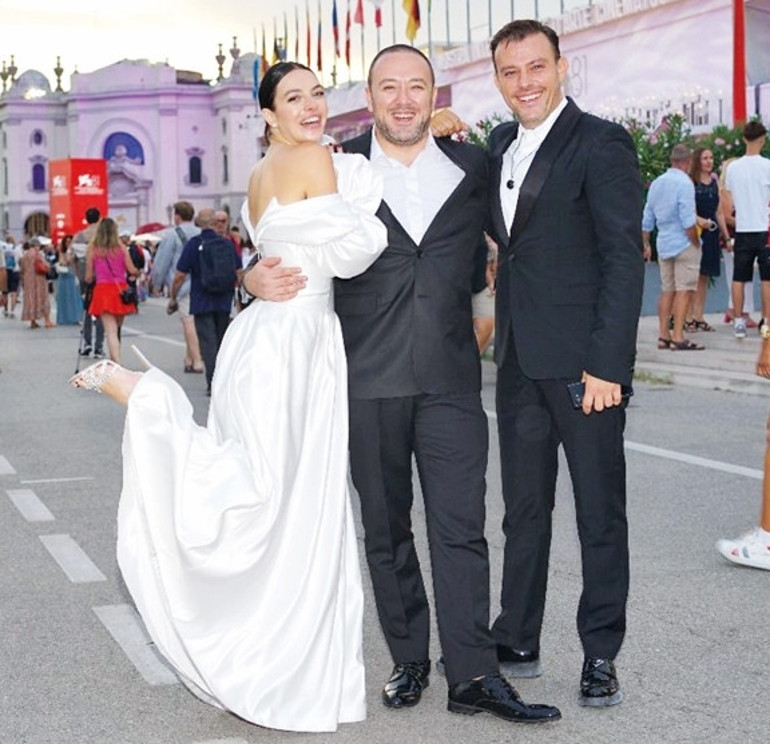 Melis, Salih ve diğerleri