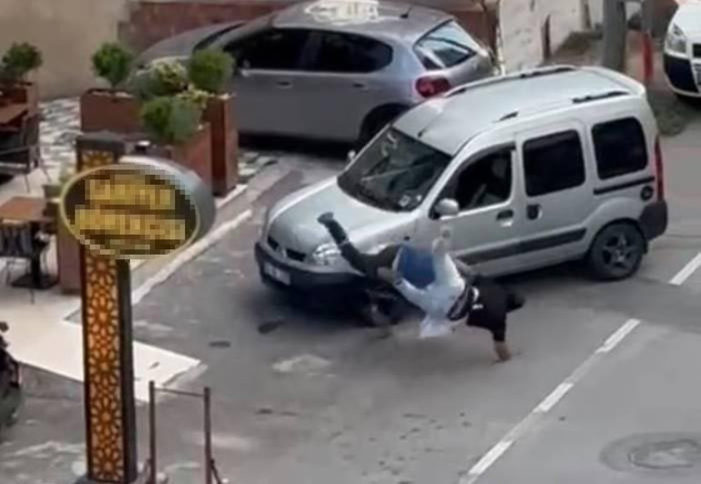 Sipariş sonrası rezil olay Kadına taciz, öfkeli kocaya meydan dayağı