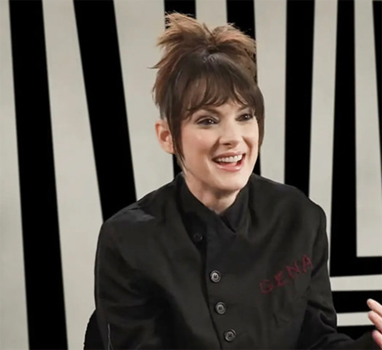 Denememiz gereken bir öpüşme sahnesi vardı... Sen benim kızım yaşındasın dedi, eğilip alnımdan öptü