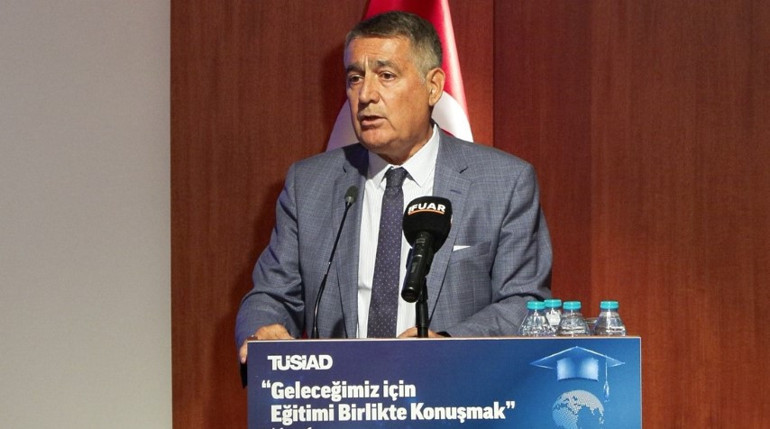 Yeni müfredatla birlikte haftalık ders saatleri değişecek mi Bakan Tekin yanıtladı...