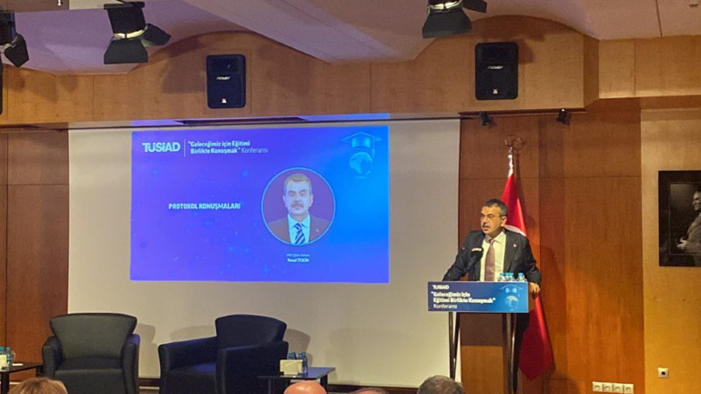 Yeni müfredatla birlikte haftalık ders saatleri değişecek mi Bakan Tekin yanıtladı...