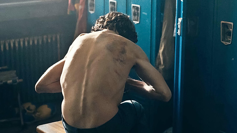 Rolüne hazırlanmak için aylarca sadece elma ve marul yemek zorunda kaldı… ‘Aklımı kaybedecektim… Benden bu kadar’