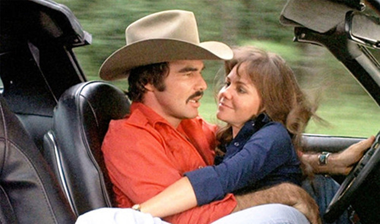 Artık şanda şöhrette gözü yok Efsane oyuncuyu yanından geçenler bile tanımadı