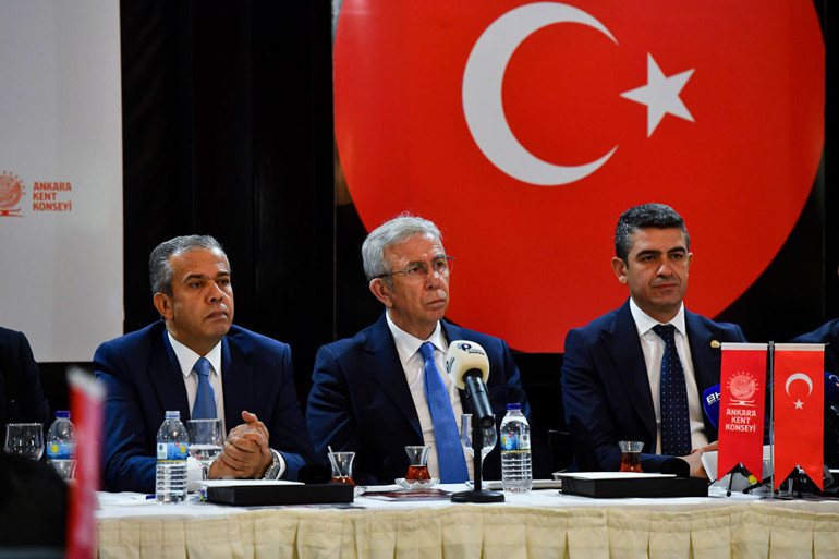 Yıl 2024 gündem çöp