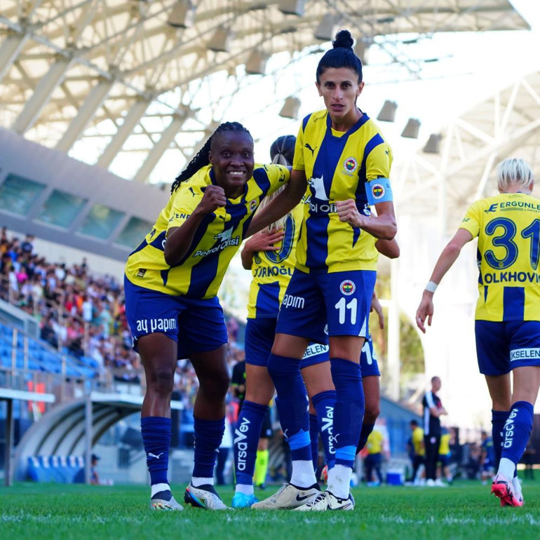 Kadın Futbol Süper Ligi başladı Trabzonsporun rakibi sahaya çıkmadı