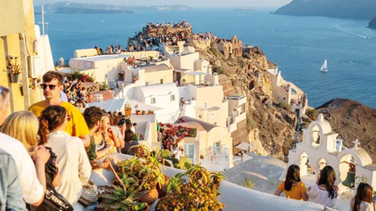 Tatil daha pahalı hale gelecek: Yunanistan turiste vergiye hazırlanıyor