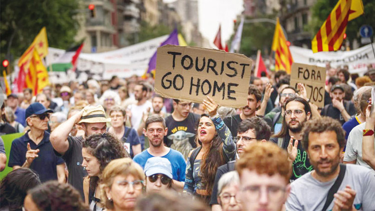 Tatil daha pahalı hale gelecek: Yunanistan turiste vergiye hazırlanıyor