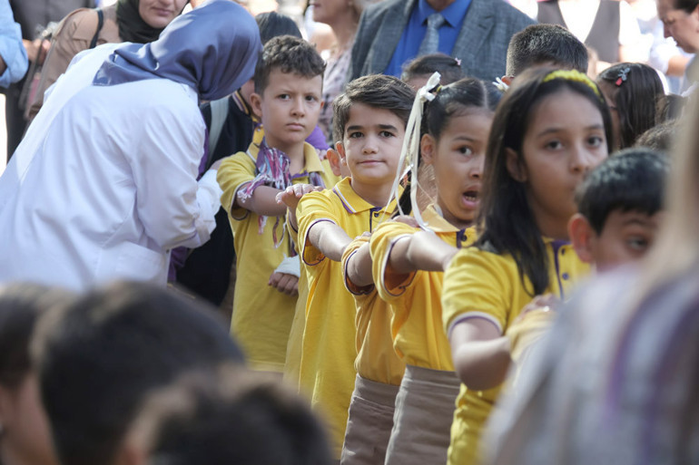 Bakan Tekin ilk ders zilini çaldı