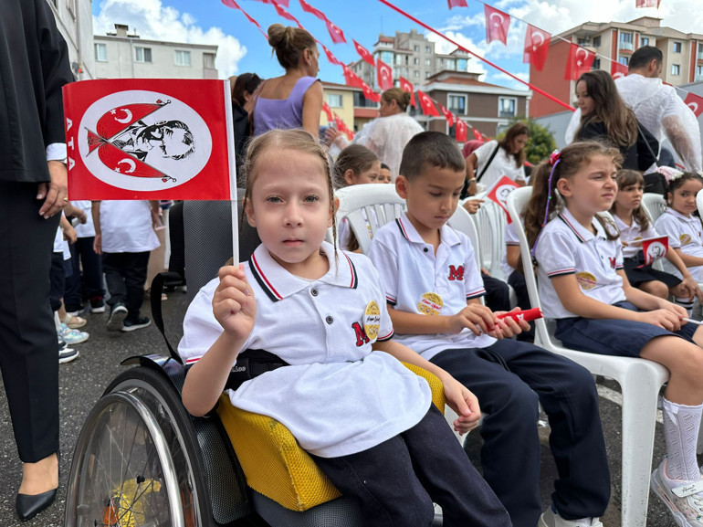 Şimdi okullu olduk, sınıfları doldurduk... Okullar çiçek açtı