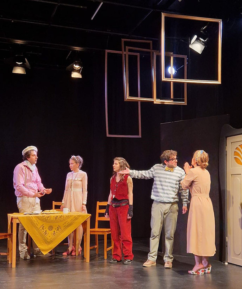 Tiyatro Frankfurt ‘Boş Çerçeve’ ile perdeyi aralıyor