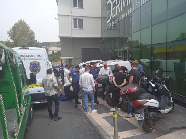 Kozmetik firmasının sahibi Üsküdardaki şirketinin önünde öldürüldü Saldırgan yaya olarak kaçtı
