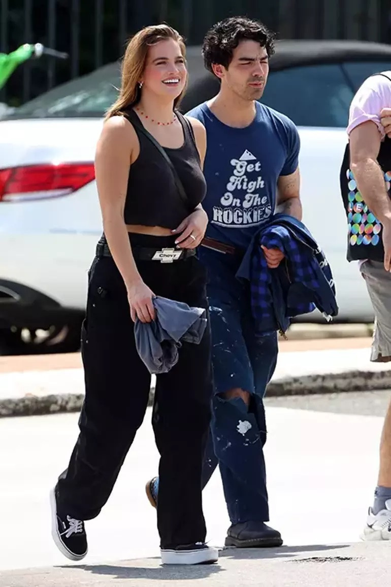 İkisi de çoktan yeni aşklara yelken açmıştı… Velayet savaşları bitti... Ünlü çift resmen boşandı