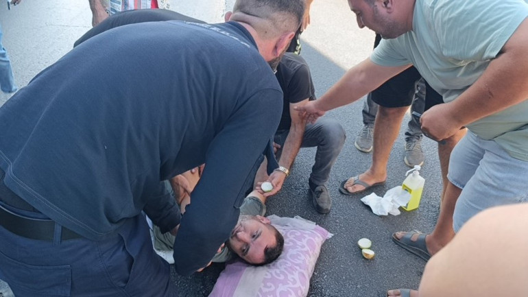 TIR şoförü direksiyon başında epilepsi nöbeti geçirdi, yardımına vatandaşlar koştu