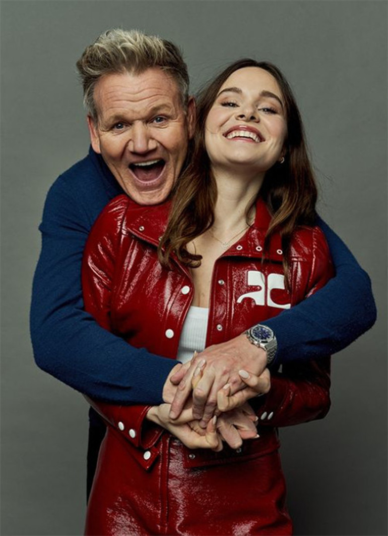 Ünlü şefin büyük mutluluğu... Kızı nişanlandı, altı çocuğuna bir de torun eklendi