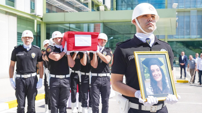 İsrail’in katlettiği aktivist Ayşenur baba ocağında