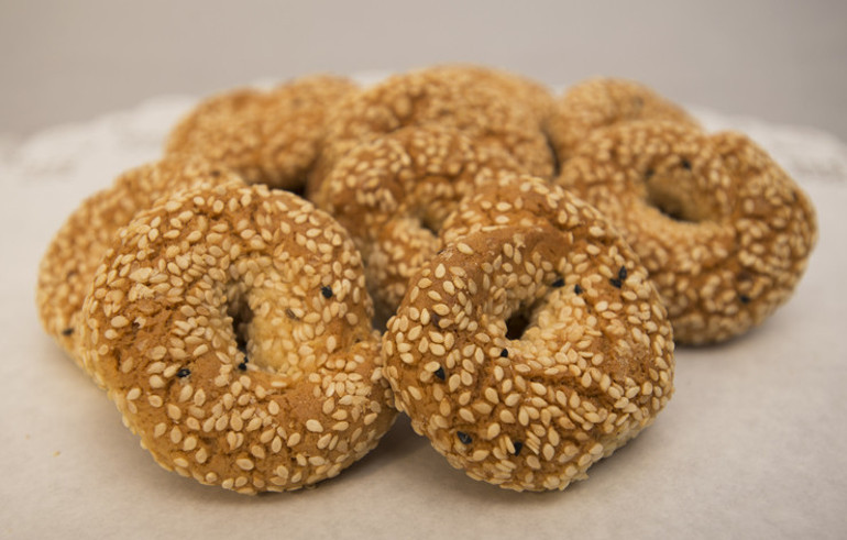 PASTANE USULÜ KANDİL SİMİDİ TARİFİ (MAHLEPSİZ- MAHLEPLİ, SUSAMLI) || Kıyır kıyır kandil simidi malzemeleri nelerdir, nasıl yapılır Ağızda dağılan kandil simidi tarifi püf noktaları