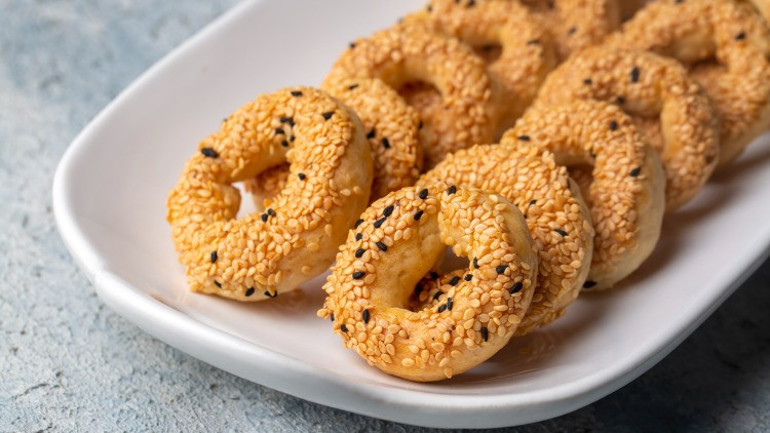 Mevlid Kandilinde ne yapılır, ne dağıtılır Kıyır kıyır kandil simidi, kandil helvası, pişi, kandil şekeri tarifi