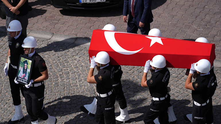 Son dakika... İsrail askerlerinin öldürdüğü Ayşenur Ezgi Eygiye son veda: Zalimler hesabını verecek
