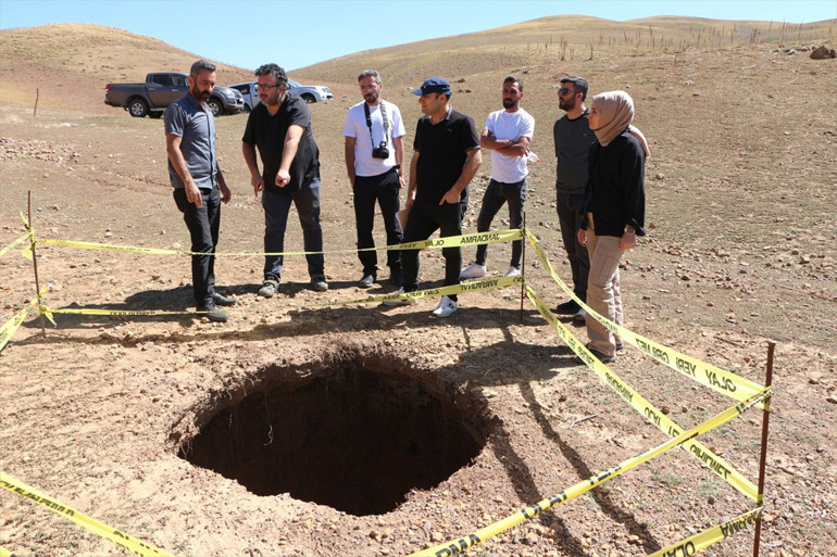 Bingölde yaylada oluşan çöküntüye inceleme