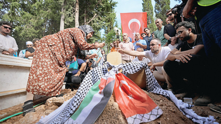 Ayşenur’u uğurladık