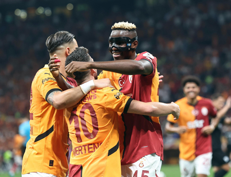 Galatasarayın 5-0lık galibiyeti sonrası yeni transferlere övgü: Bir an bile durmadı, imha etmeyi biliyor
