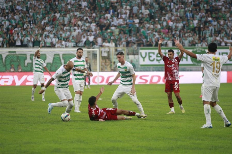 Bursaspor, 3’üncü Lig seyirci rekorunu kırdı