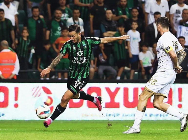 Yok böyle bir maç 3 gol, 2 penaltı ve 3 kırmızı kart