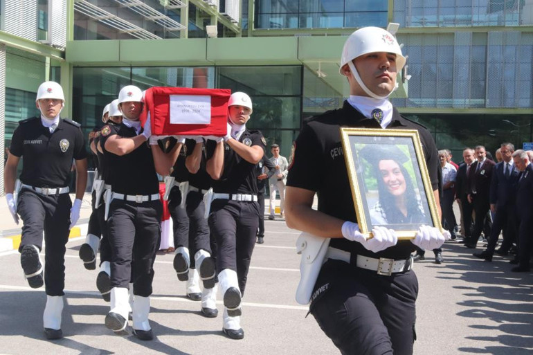 Bakan Tunçtan Ayşenurun otopsisine ilişkin açıklama: Elimizdeki deliller planlı şekilde şehit edildiğini gösteriyor