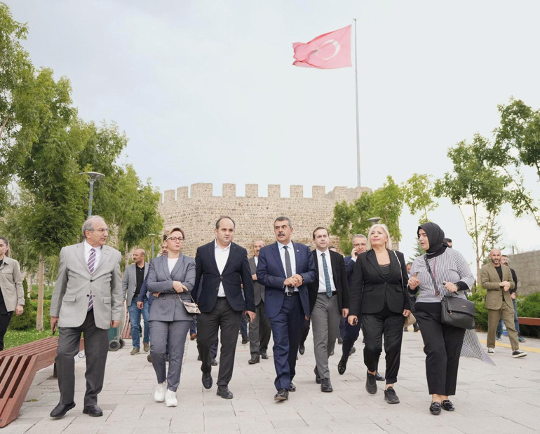 Bakan Tekin: 400 özel okula ‘yüzde 300’ zam cezası verdik