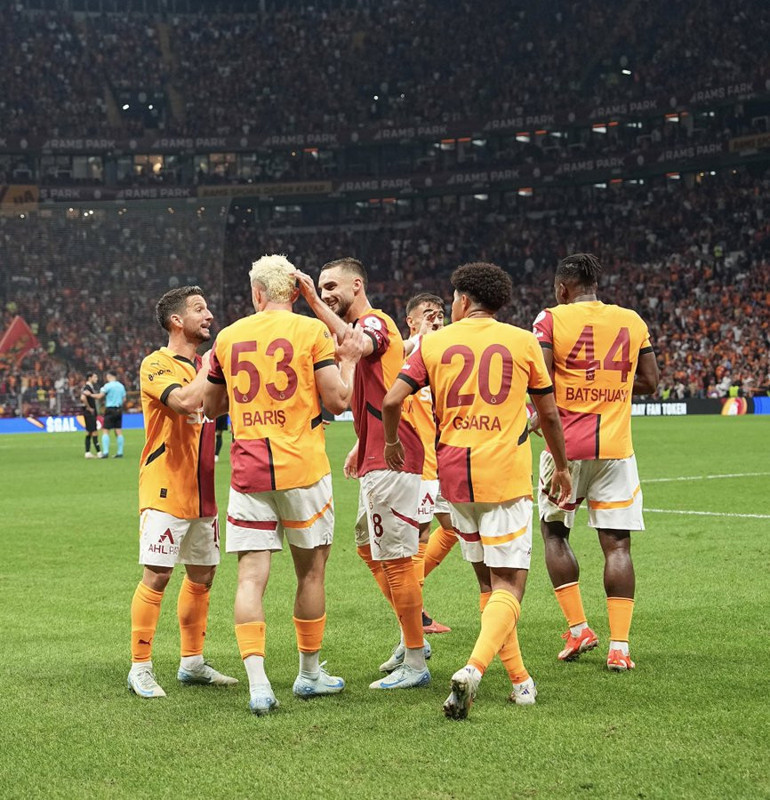 Fenerbahçe - Galatasaray derbisinin 11leri netleşti İşte Jose Mourinho ve Okan Burukun planları