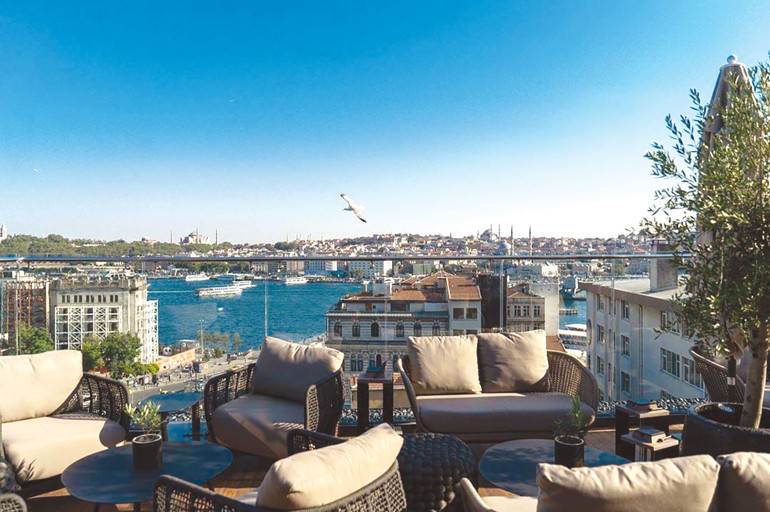 Gökyüzüne komşu teraslarda buluşalım