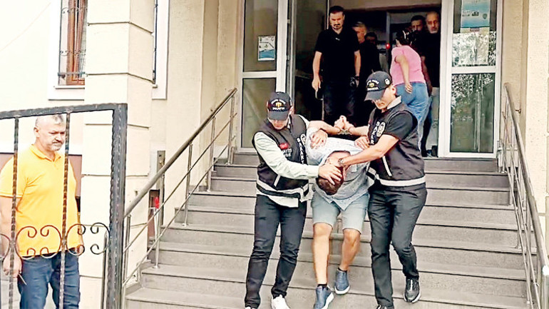 Sakaryaspor Başkanı’nı darp etti: ‘Tokatçı’ yönetici adliyede