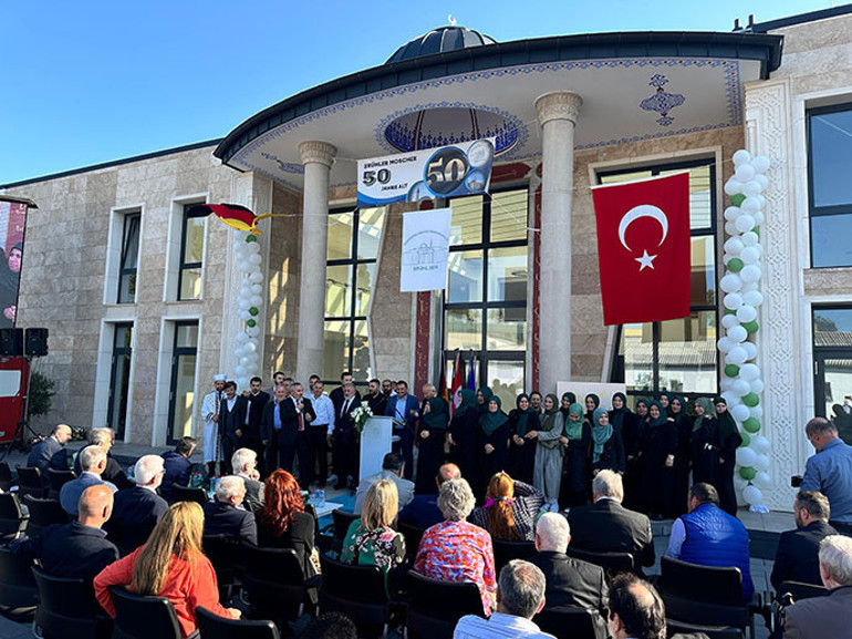 ‘Bu cami, bir barış merkezi olacak’