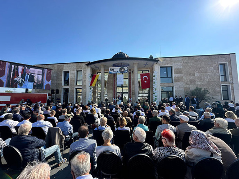 ‘Bu cami, bir barış merkezi olacak’