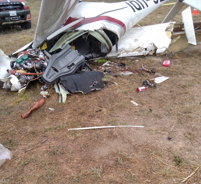 Son dakika... Bursa’da eğitim uçağı düştü: 2 pilottan acı haber Uçak, acil iniş çalışması yaptığı sırada takla atmış