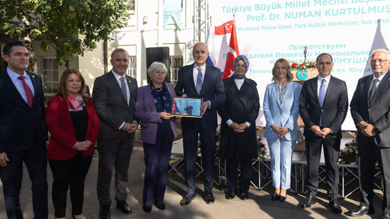 TBMM Başkanı Kurtulmuş, Moskova Yunus Emre Enstitüsünü ziyaretinde konuştu